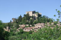General view of the village, labelled Plus beaux villages de France